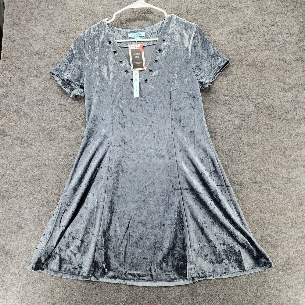 She Sky Dress Womens Medium Short Sleeve V Neck Silver Velvet